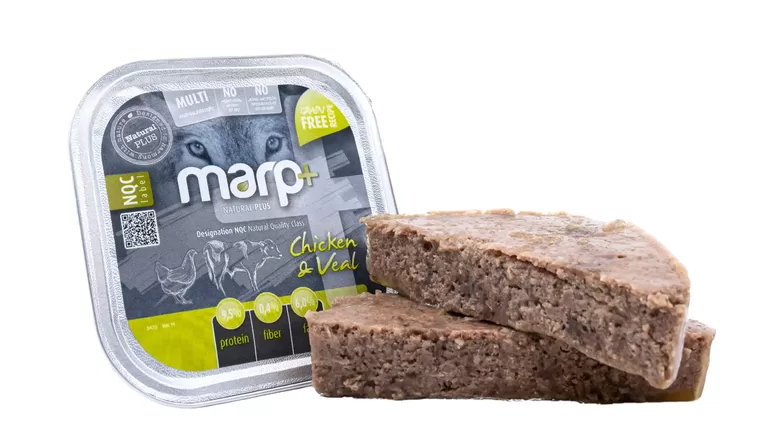 Marp Natural Plus Tray for Dogs – Chicken and Veal, 150g - konservi suņiem ar vistu un teļa gaļu kucēniem un pieaugušiem suņiem