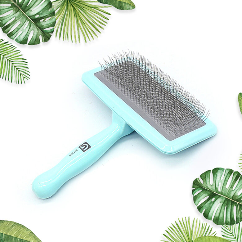 Professional Air Cushion Slicker Brush L, Light Blue 120 x 155 mm - светло-голубая пуходёрка с мягкой воздушной подушкой